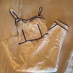 Matching linen black and white set